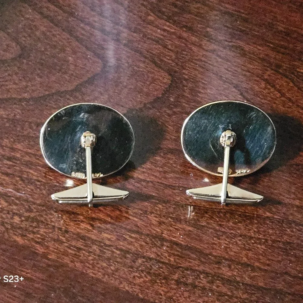 RARE SIGNED VINTAGE ESTATE GUMPS OVAL YELLOW JADE CABOCHON 14K GOLD CUFFLINKS
